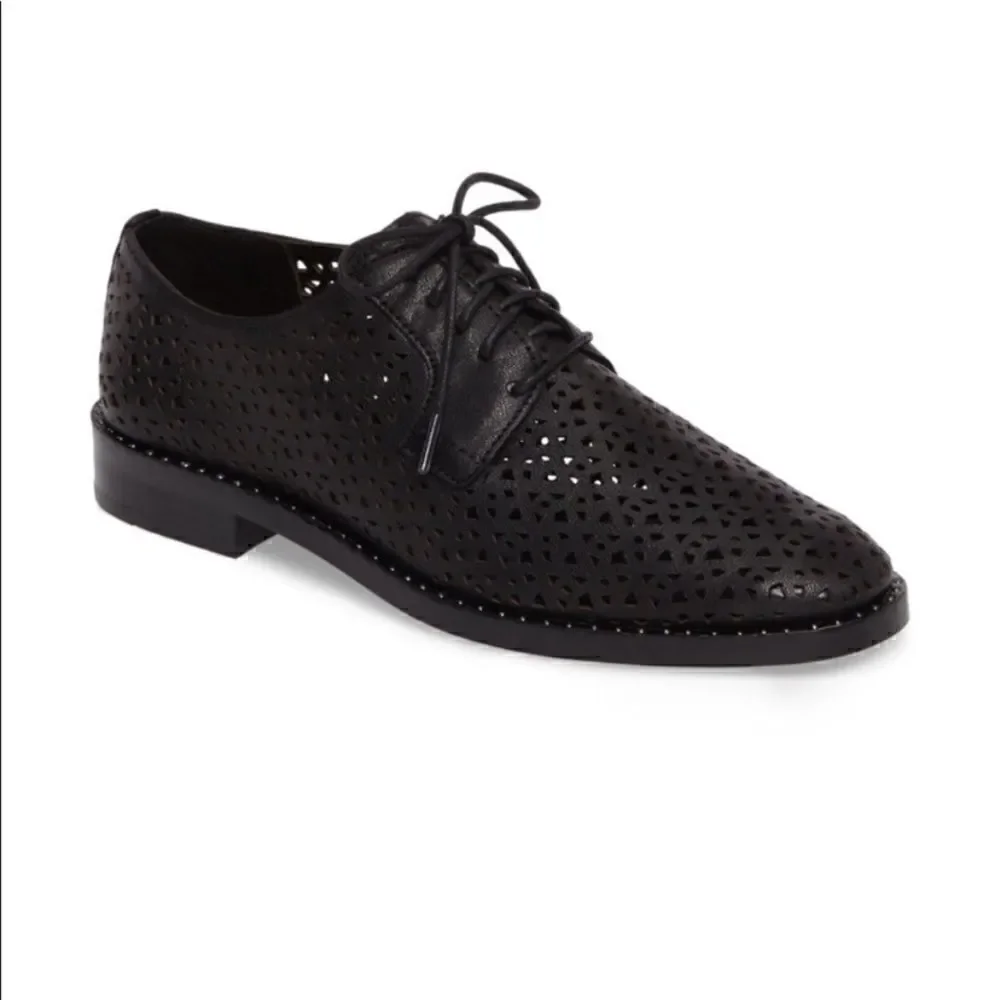 NEW Vince Camuto Lesta Perforated Derby Oxfords
